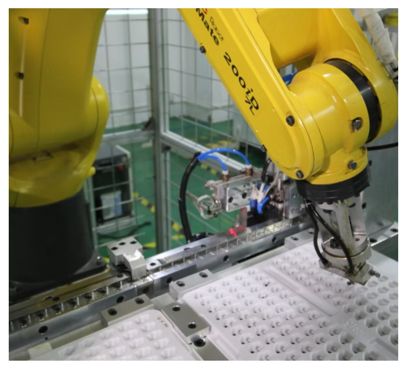 核心優勢 精密注塑與模具製造能力 示意圖